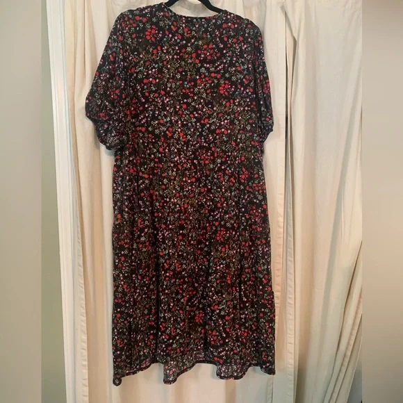 Ava & Viv Black Floral Short Sleeve Tiered Dress - Picture 7 of 7